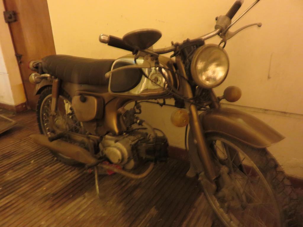 Vendo moto clásica Honda Sport 1964 restaurada