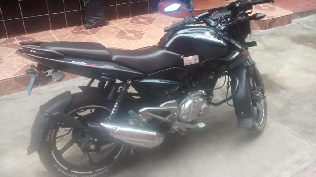 Moto pulsar 135