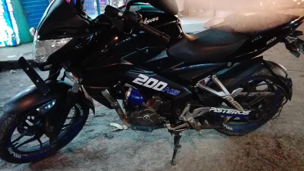 moto pulsar ns 200