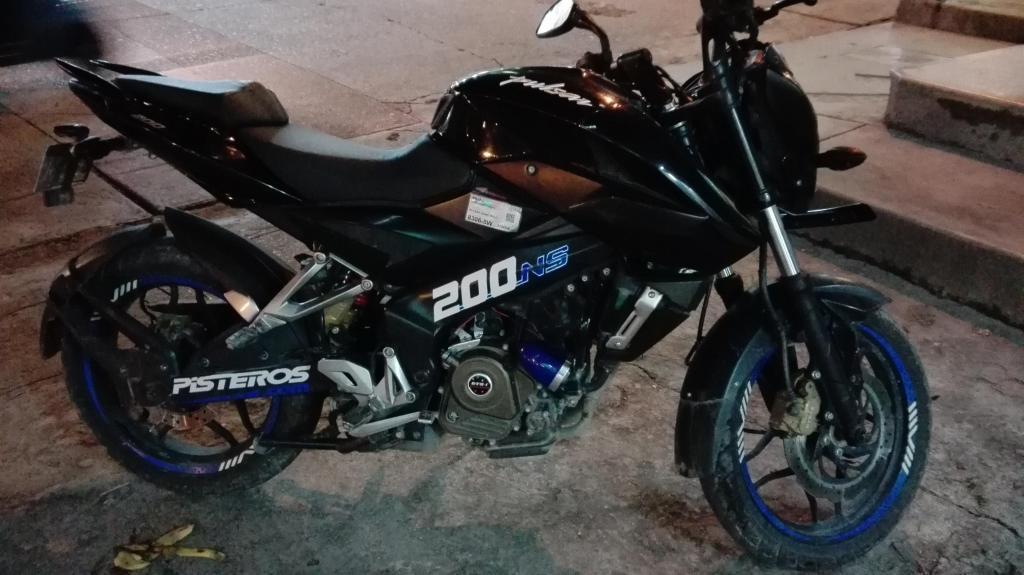 moto pulsar ns 200