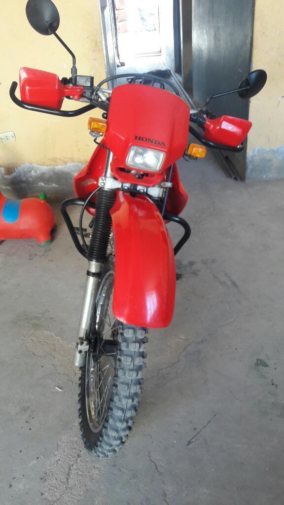 Vendo Moto Lineal Honda