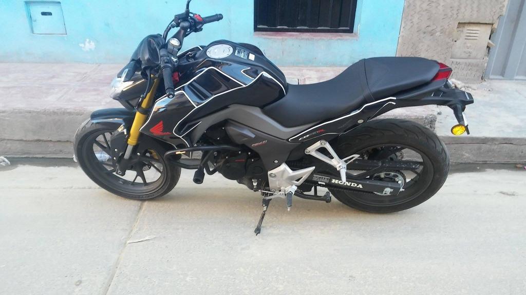 VENDO MOTO HONDA CV190R NUEVA