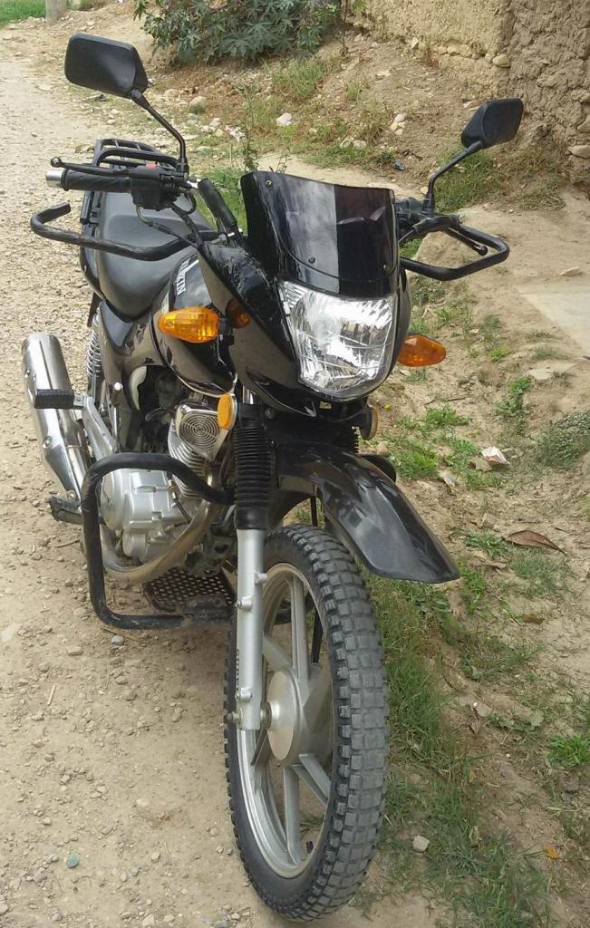 VENDO MOTO MOTIVO DE VIAJE