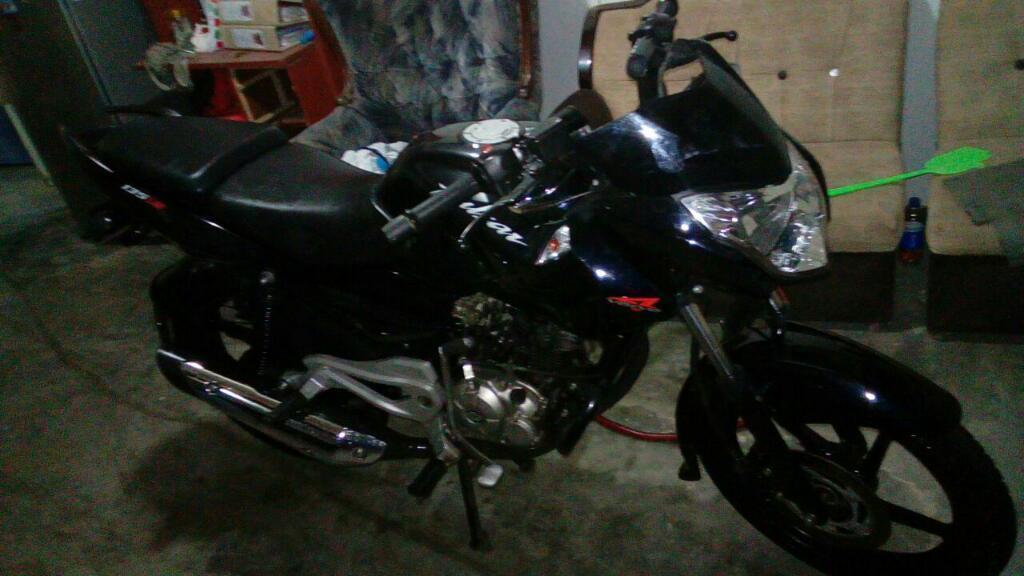 Vendo Moto Pulsar 135 / Año 2016