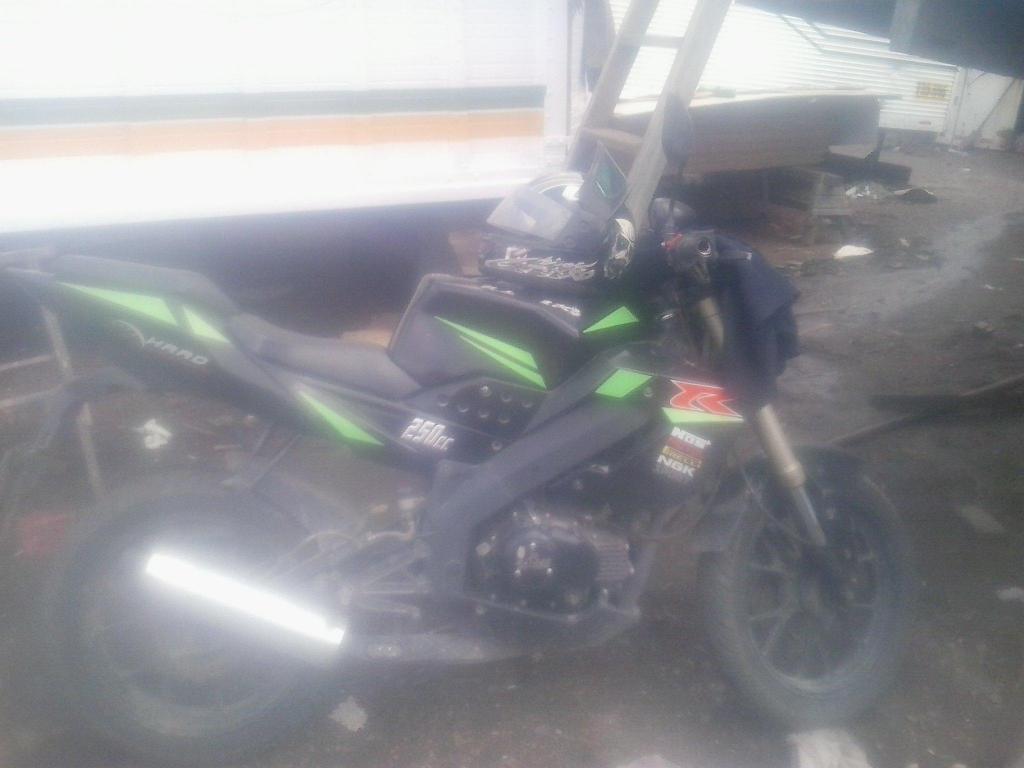 VENDO MOTO MARCA RAYDER AÑO 2012