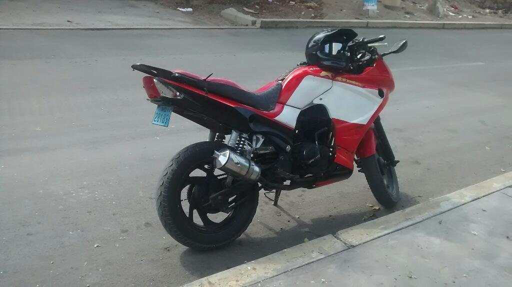 Moto 1000 Vendo por Motivo de Viaje