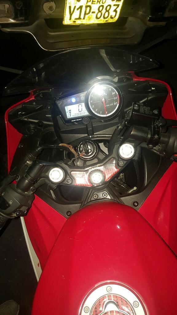 Yamaha R15 Modelo 2015