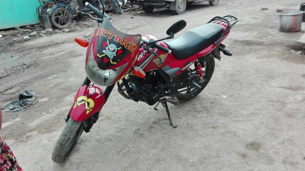Moto Pantera Rojo 2013