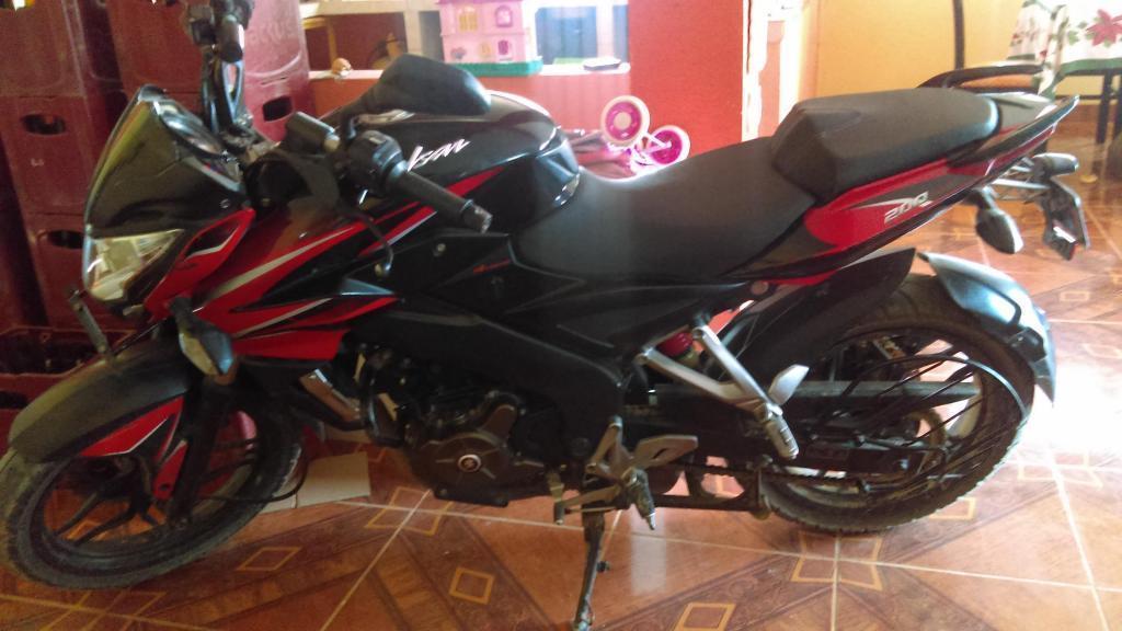 Moto Pulsar NS 200