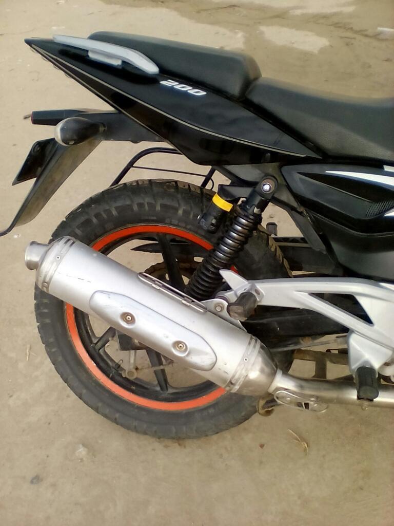 Vendo moto pulsar 200 está conservada