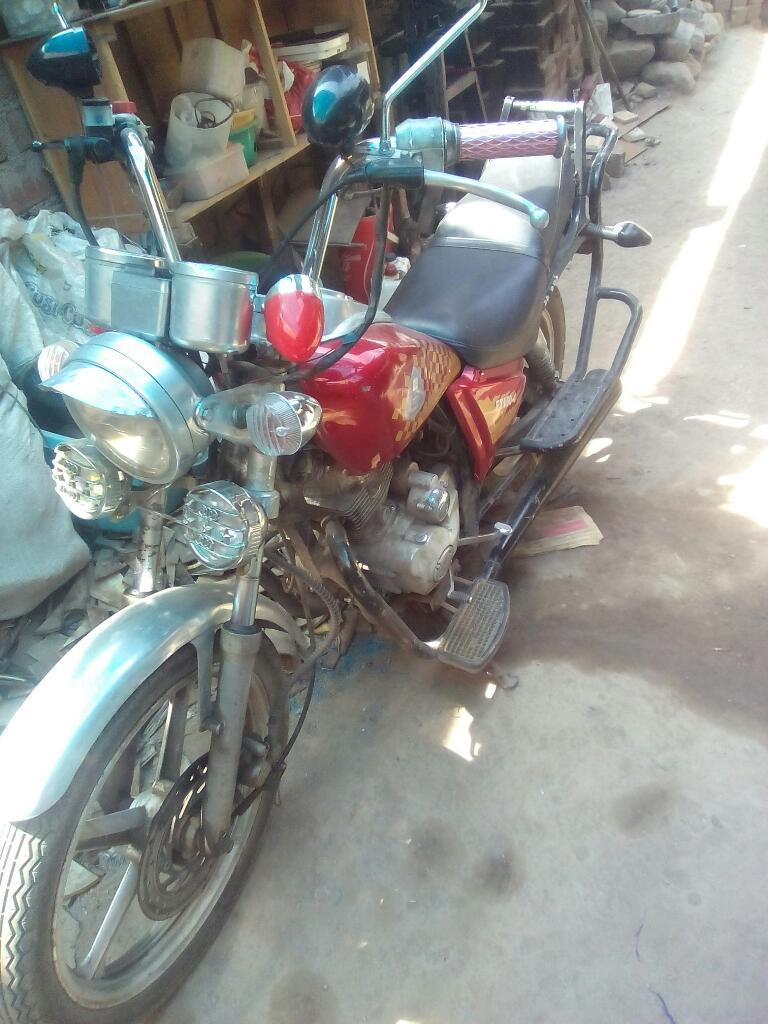 Vendo Moto Modelo Lineal por Viajé