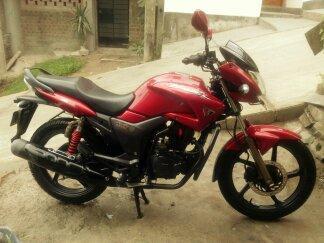 Vendo moto por viaje .......llamar 982392546