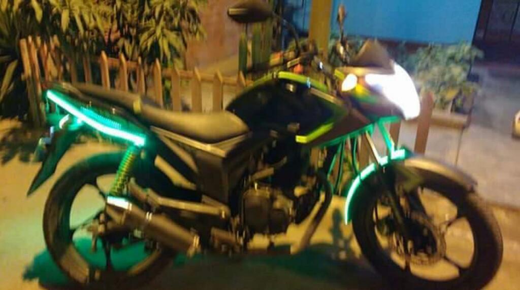 Vendo Hermosa Moto Z150