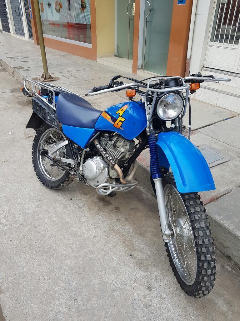 Moto Lineal Yamaha 200