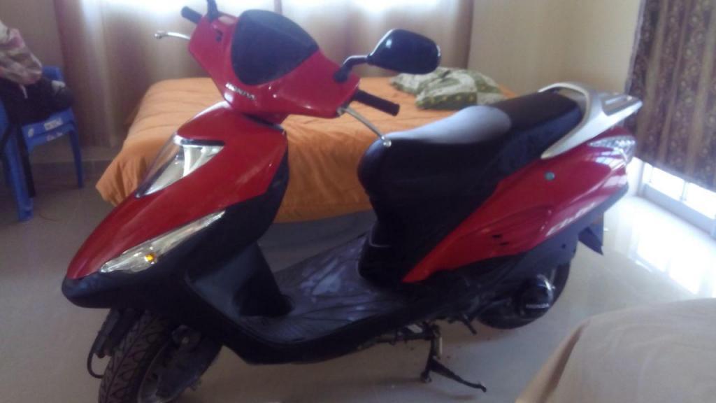 Moto Honda Scooter Elite...recio conversable...llamar al 959747999