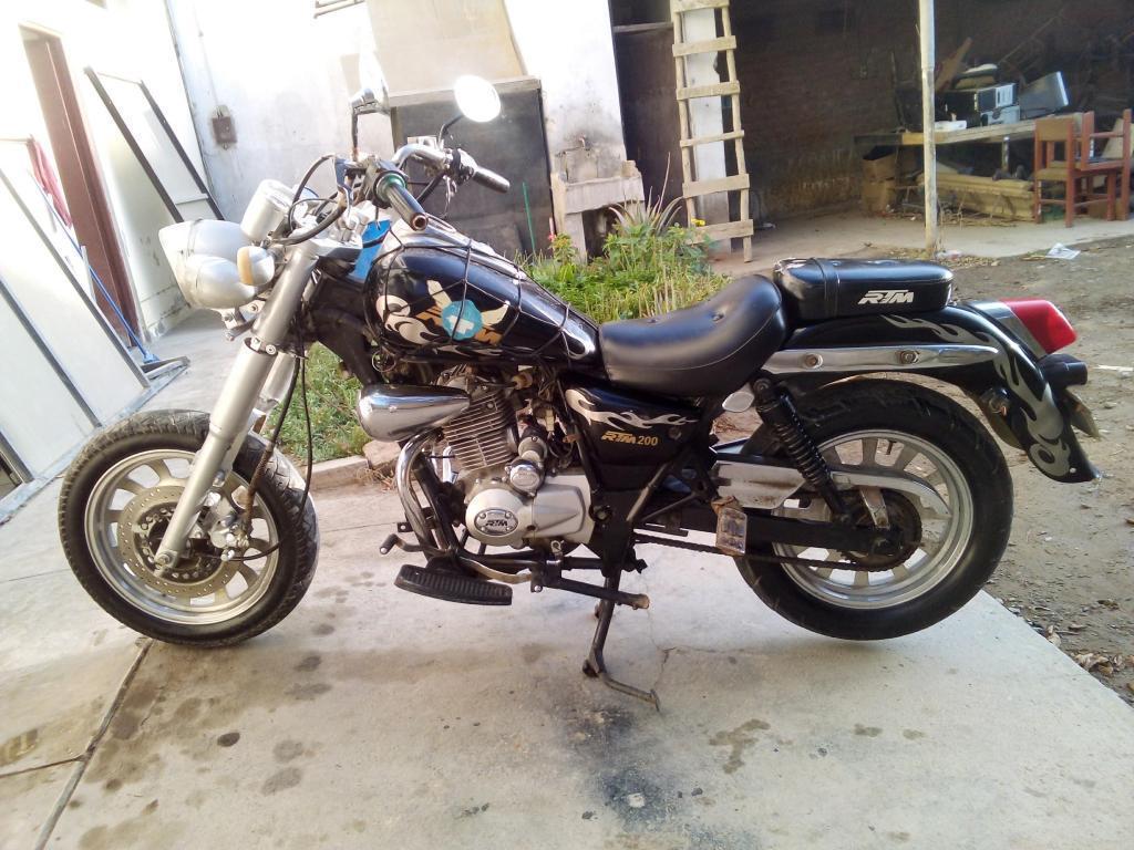 Moto lineal 200CC RTM