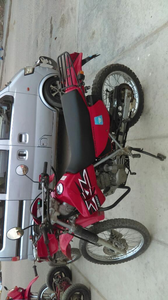 Acacion Moto Honda Xl 200 Año 2011