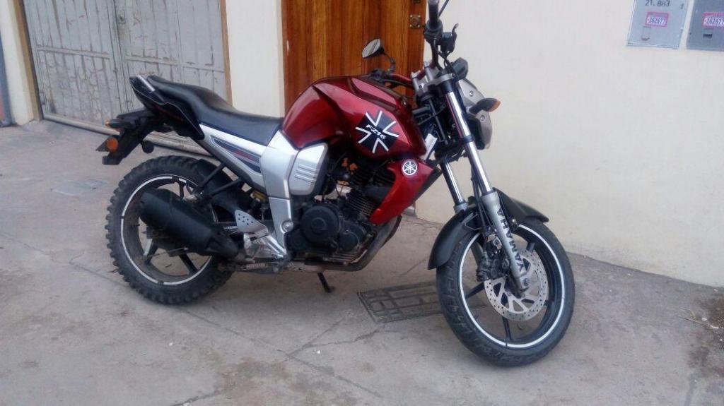 MOTO YAMAHA FZ 16 NAKED