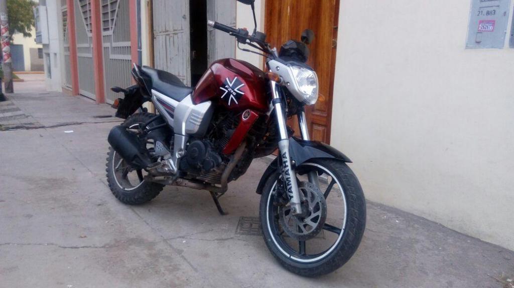 MOTO YAMAHA FZ 16 NAKED