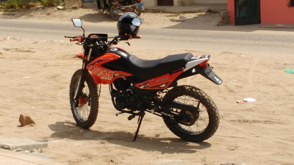 Vendo Moto Dm 200. Italika Seminueva