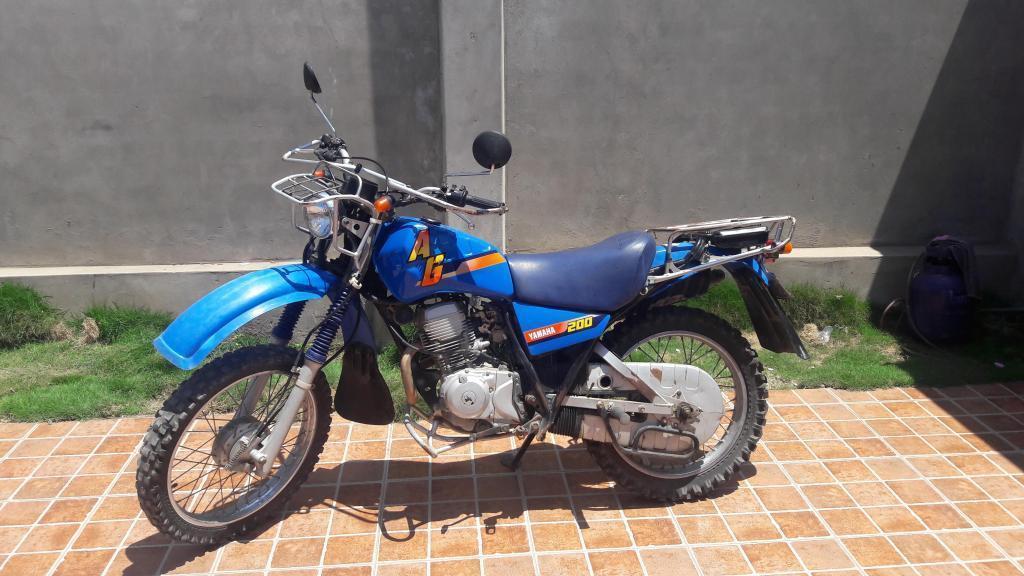 Vendo moto yamaha AG200