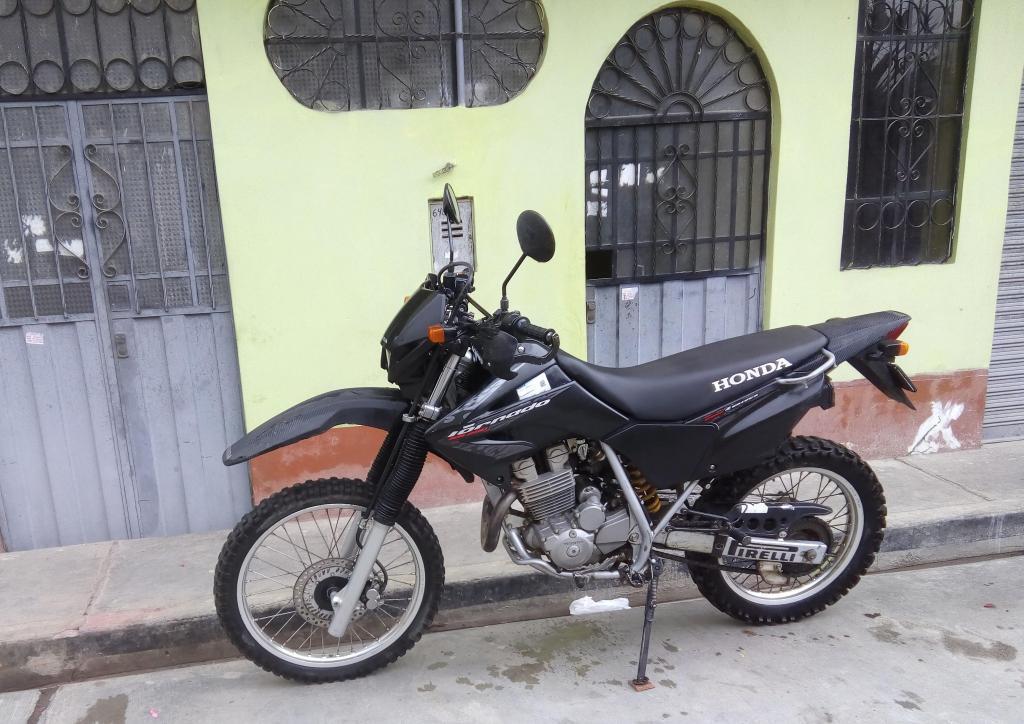 VENDO MOTO XR 250 HONDA, POR OCASION