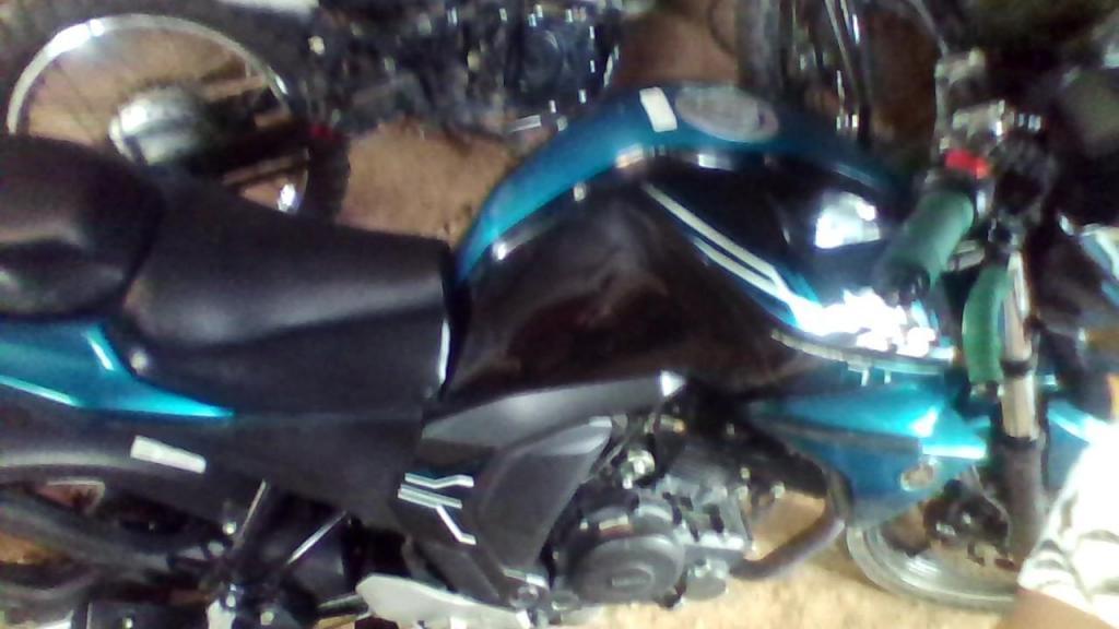 vendo moto pistera yamaha FZ