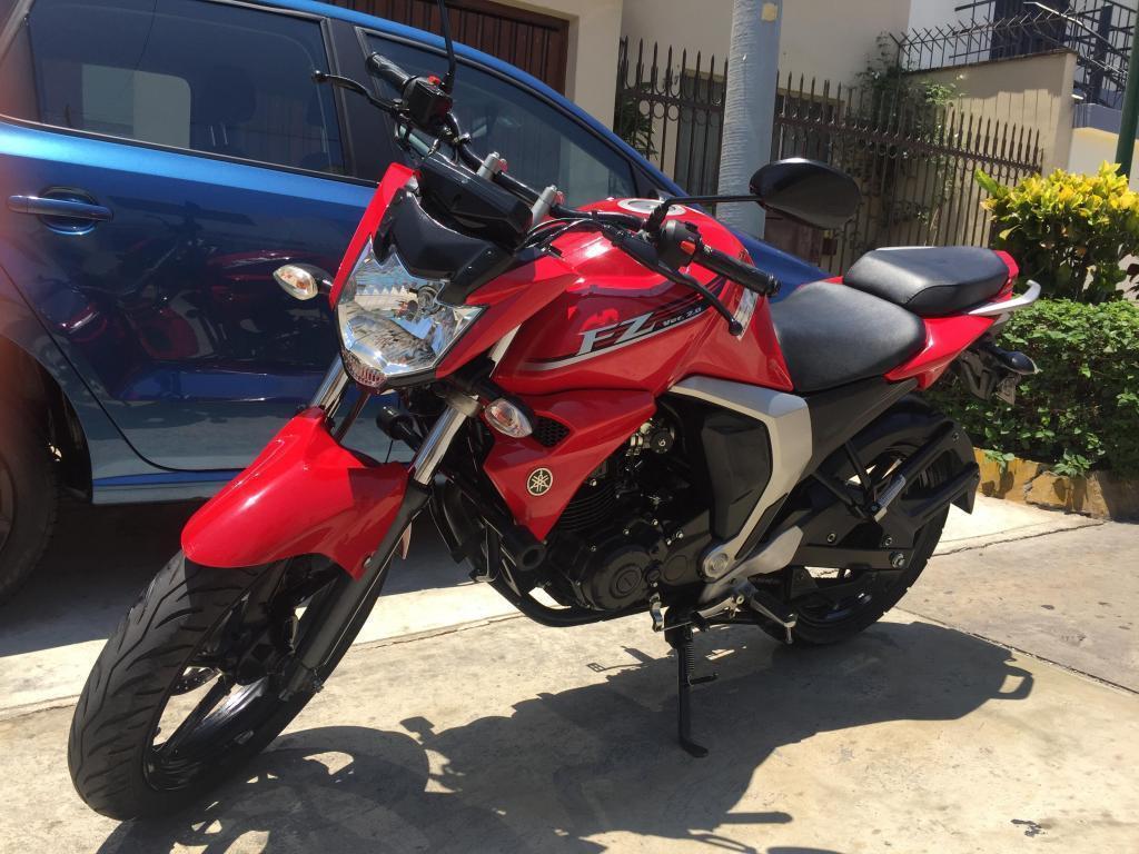 MOTO YAMAHA FZ F1