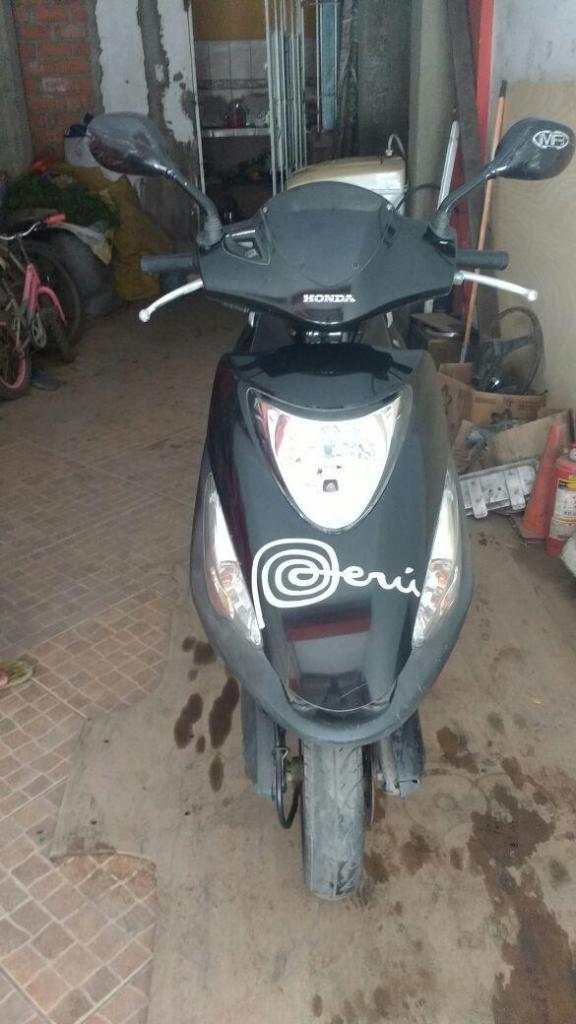 SE VENDE MOTO HONDA ELITE EN BUENAS CONDICIONES