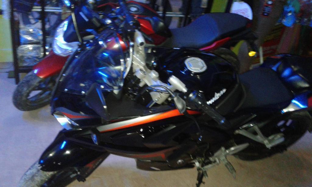 se vende moto pulsar rs motor 200 com soat nacional tiene 6500 de recorido