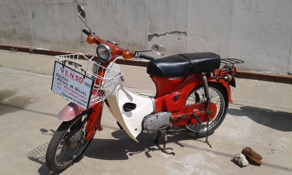 VENDO MOTO C90 DE MANDIL