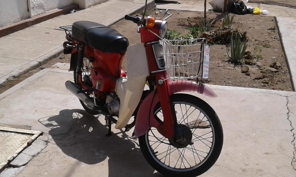 VENDO MOTO C90 DE MANDIL