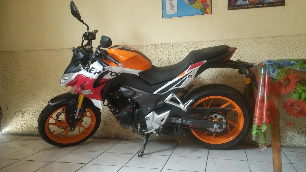 Vendo Moto Honda Repsol Seminueva