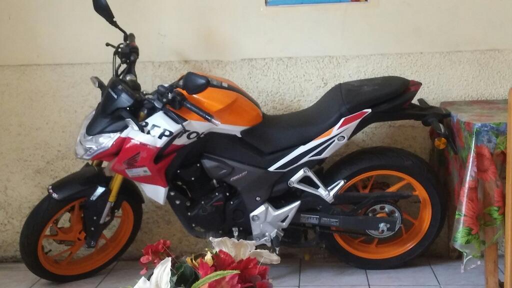 Vendo Moto Honda Repsol Seminueva