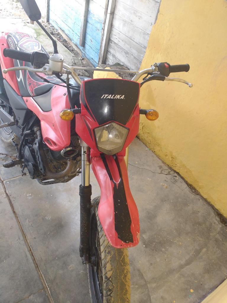 MOTO ITALIKA DM 150 EN BUEN ESTADO