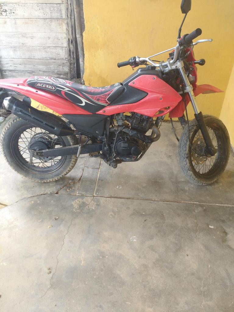 MOTO ITALIKA DM 150 EN BUEN ESTADO