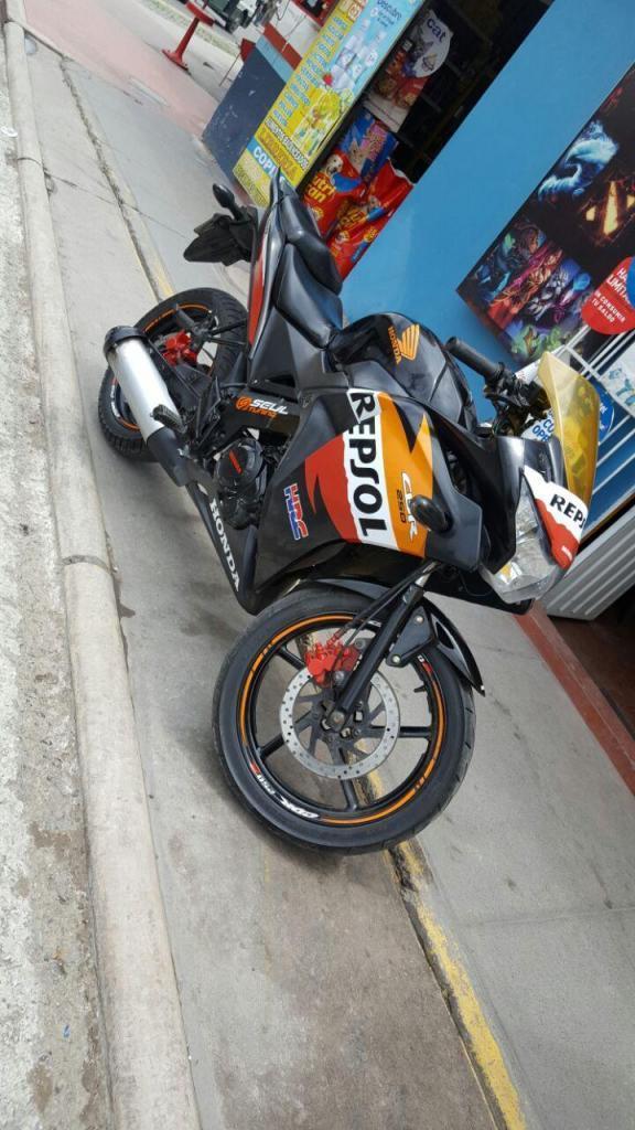 Moto Honda CBR 250 ASYA Martini