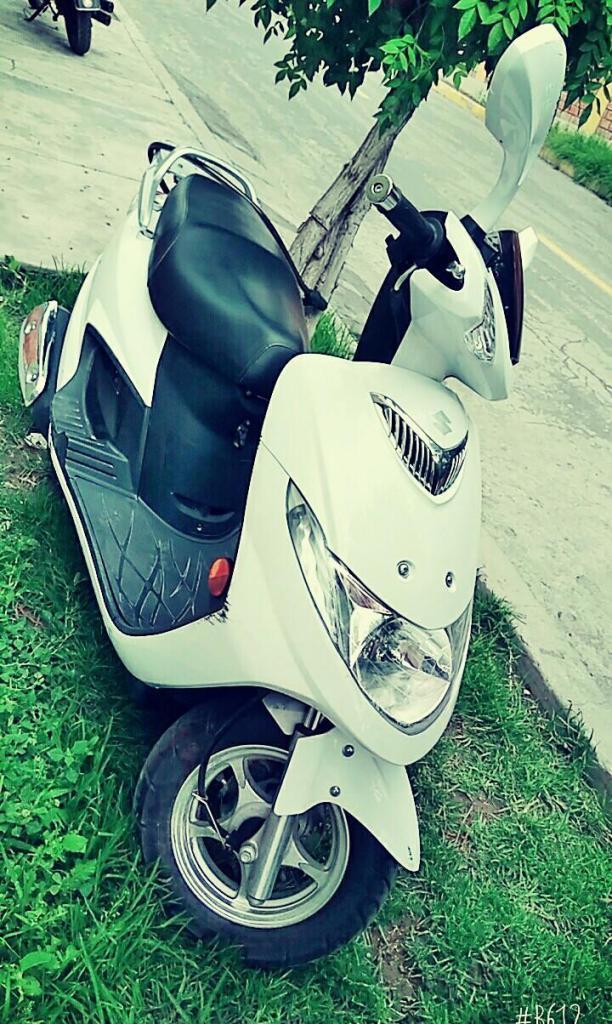 Ocasion!!! : Vendo Mi Hermosa Moto Scooter Susuki An 125: