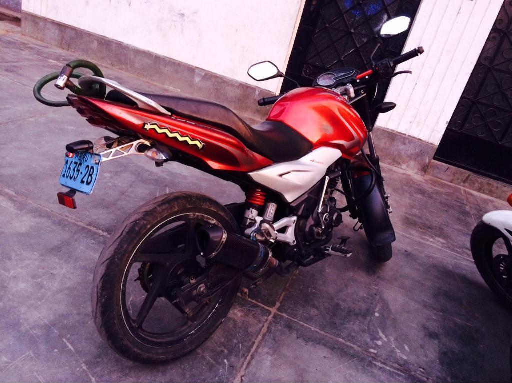 Moto Discover 125 St - Bajaj con Extras