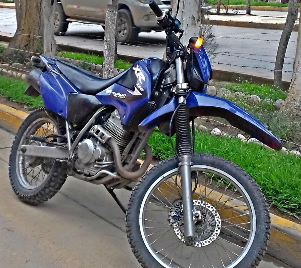 VENDO MOTO HONDA TORNADO XR250