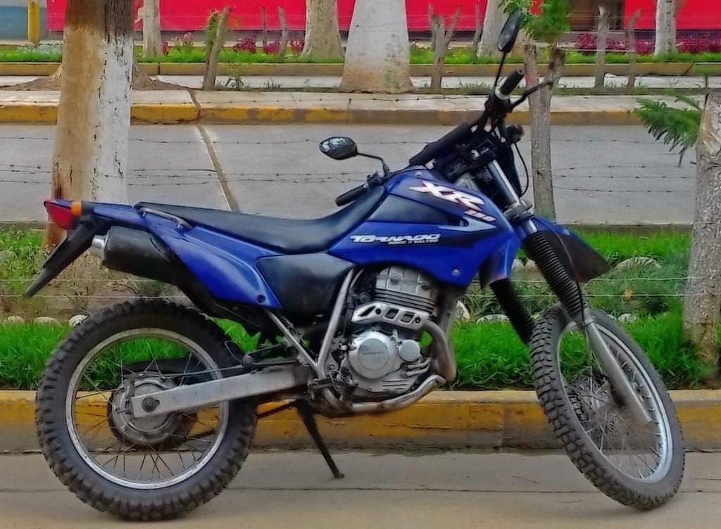 VENDO MOTO HONDA TORNADO XR250