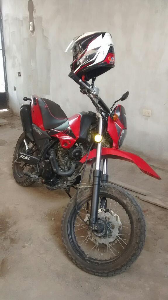 Vendo Moto Italika Dm 150 en Buen Estado