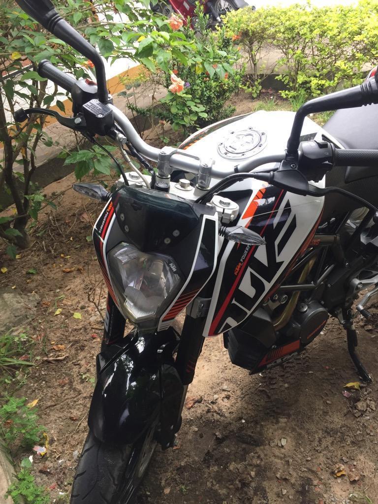 Vendo Moto Duke 200