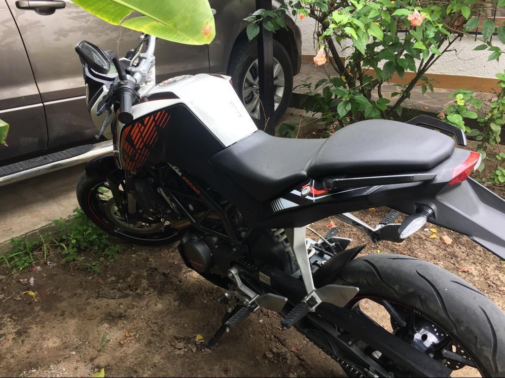 Vendo Moto Duke 200