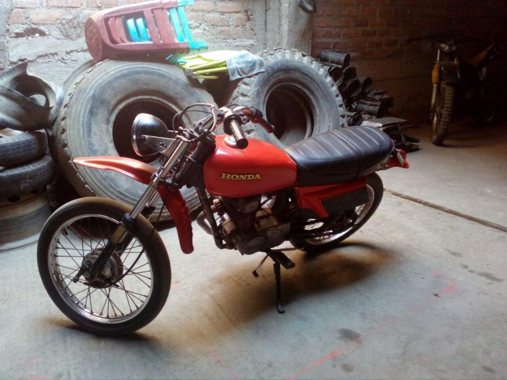 Vendo moto Honda CB 125 con soat