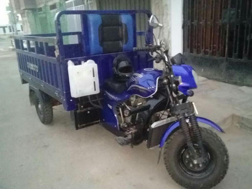 Vendo Motocarga Motor 300 Año 2016