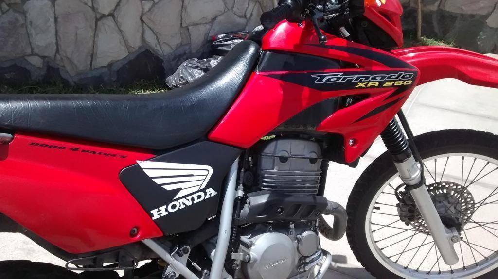 VENDO MOTO JAPONESA