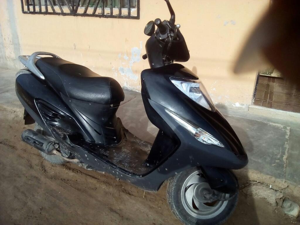 Vendo Moto Scooter , Llamar 99769810