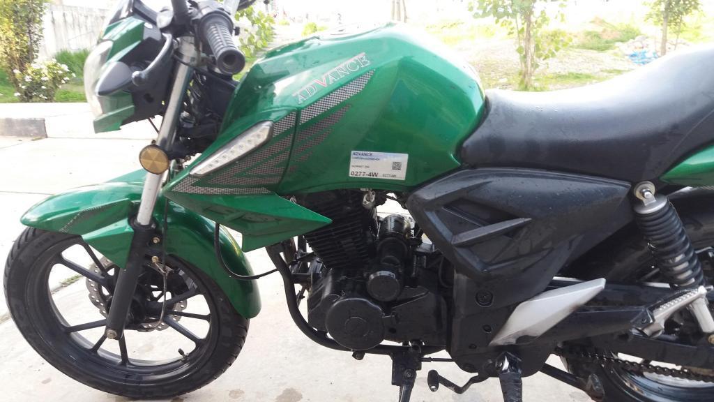 VENDO MOTO DEPORTIVA LINEAL HORNET ADVANCE 200, PRECIO S/. 2300.00