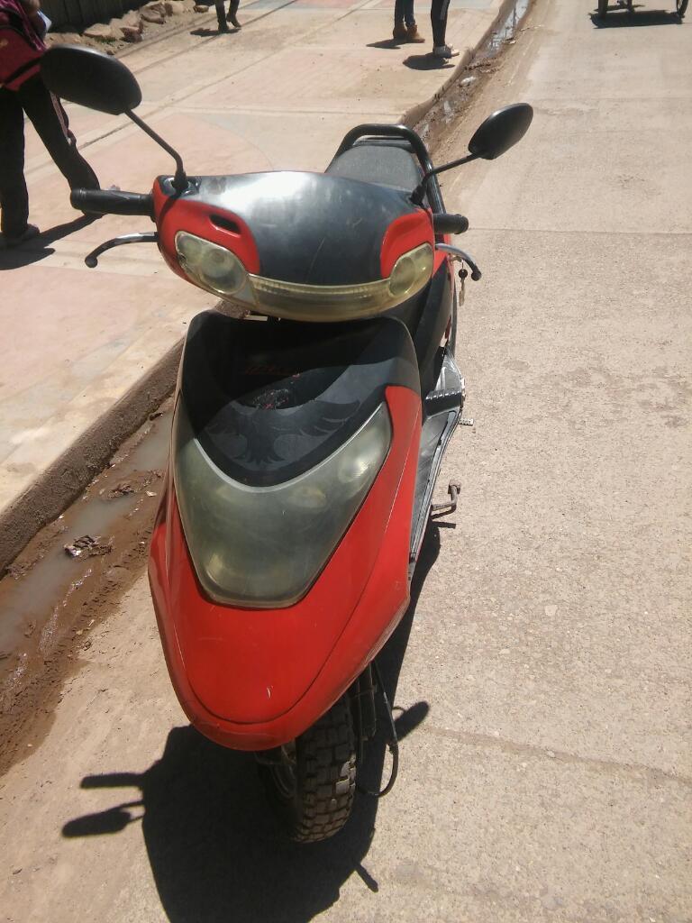 Vendo Moto Lineal Scooter Italika 150